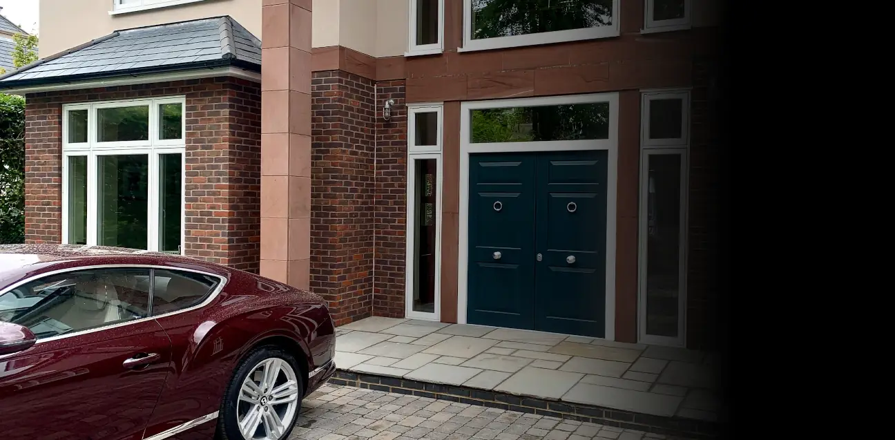 Secure entrance to driveway